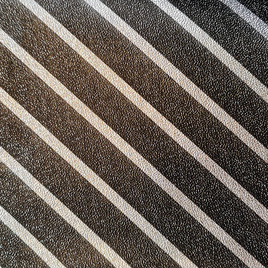 Papel Gofrado Con Patones Plateados Paquete Con 25 Pliegos