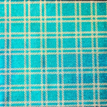 Papel Gofrado Con Patones Plateados Paquete Con 25 Pliegos